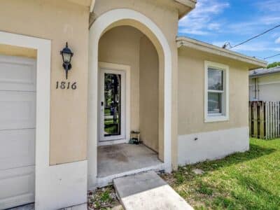 Marina Casa – Beautiful 4BR/2BA Fort Lauderdale Private Home Minutes from Marina & Airport