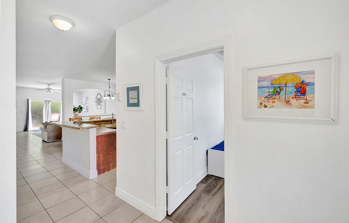Marina Casa – Beautiful 4BR/2BA Fort Lauderdale Private Home Minutes from Marina & Airport