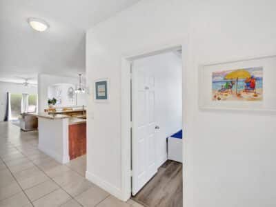 Marina Casa – Beautiful 4BR/2BA Fort Lauderdale Private Home Minutes from Marina & Airport