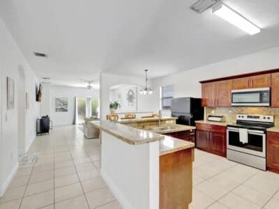Marina Casa – Beautiful 4BR/2BA Fort Lauderdale Private Home Minutes from Marina & Airport