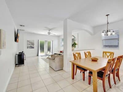 Marina Casa – Beautiful 4BR/2BA Fort Lauderdale Private Home Minutes from Marina & Airport