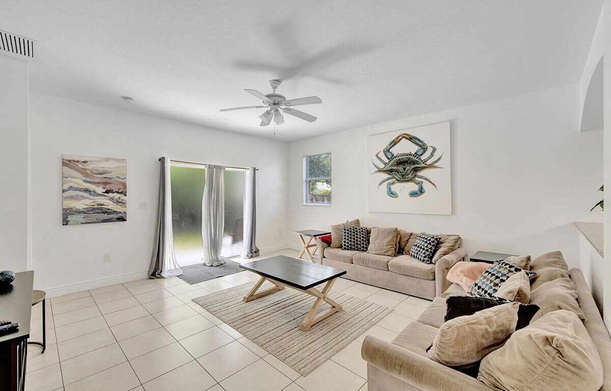 Marina Casa – Beautiful 4BR/2BA Fort Lauderdale Private Home Minutes from Marina & Airport