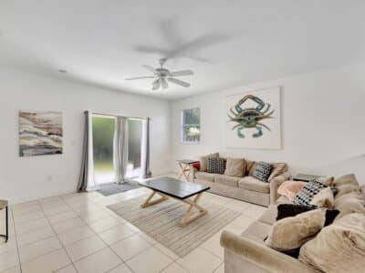 Marina Casa – Beautiful 4BR/2BA Fort Lauderdale Private Home Minutes from Marina & Airport