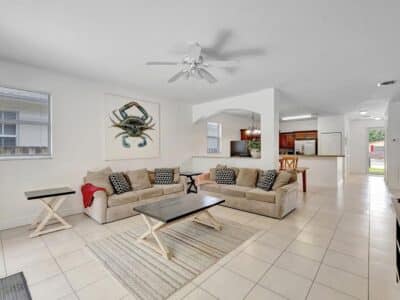 Marina Casa – Beautiful 4BR/2BA Fort Lauderdale Private Home Minutes from Marina & Airport