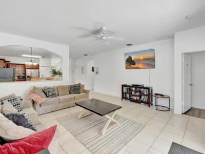 Marina Casa – Beautiful 4BR/2BA Fort Lauderdale Private Home Minutes from Marina & Airport