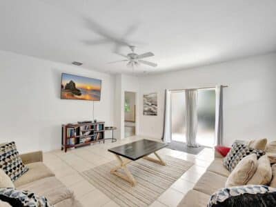 Marina Casa – Beautiful 4BR/2BA Fort Lauderdale Private Home Minutes from Marina & Airport