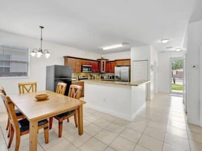 Marina Casa – Beautiful 4BR/2BA Fort Lauderdale Private Home Minutes from Marina & Airport