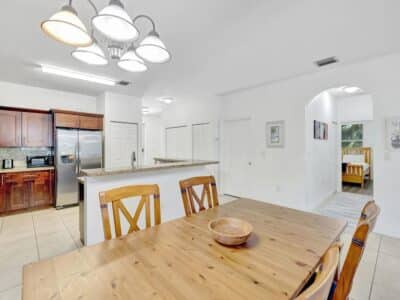 Marina Casa – Beautiful 4BR/2BA Fort Lauderdale Private Home Minutes from Marina & Airport