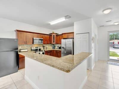 Marina Casa – Beautiful 4BR/2BA Fort Lauderdale Private Home Minutes from Marina & Airport