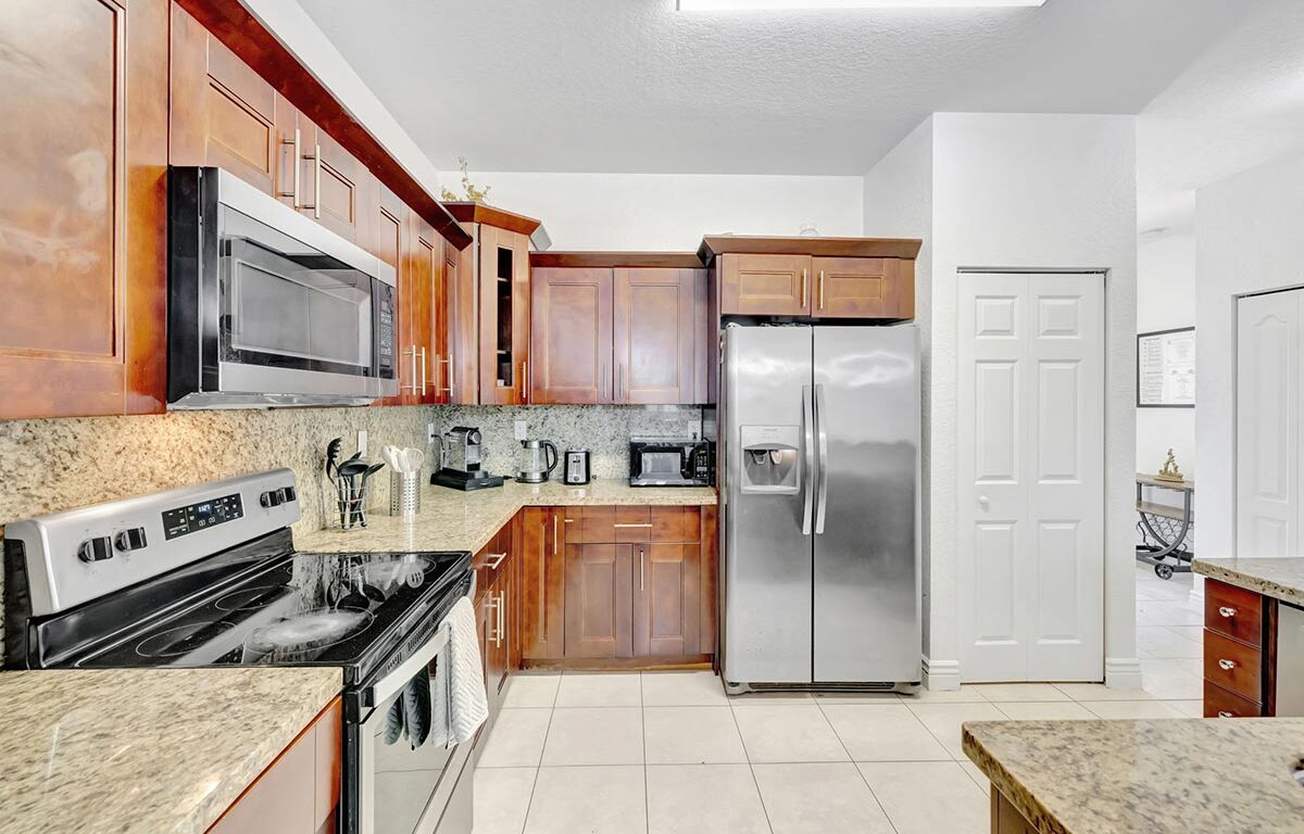 Marina Casa – Beautiful 4BR/2BA Fort Lauderdale Private Home Minutes from Marina & Airport