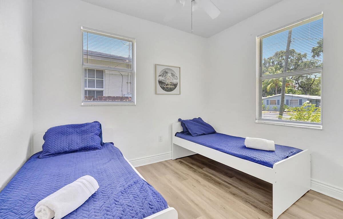Marina Casa – Beautiful 4BR/2BA Fort Lauderdale Private Home Minutes from Marina & Airport