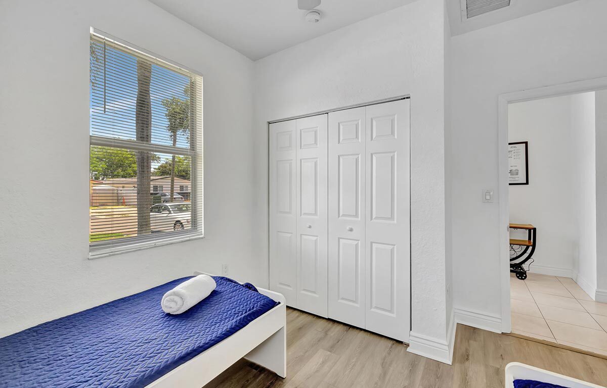 Marina Casa – Beautiful 4BR/2BA Fort Lauderdale Private Home Minutes from Marina & Airport