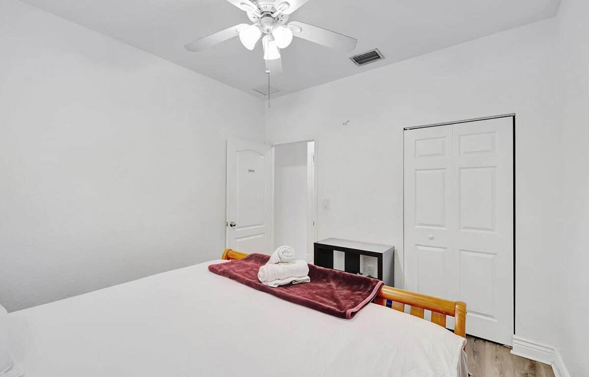 Marina Casa – Beautiful 4BR/2BA Fort Lauderdale Private Home Minutes from Marina & Airport
