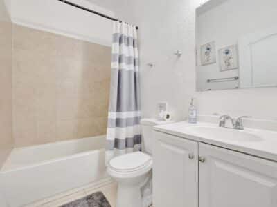 Marina Casa – Beautiful 4BR/2BA Fort Lauderdale Private Home Minutes from Marina & Airport