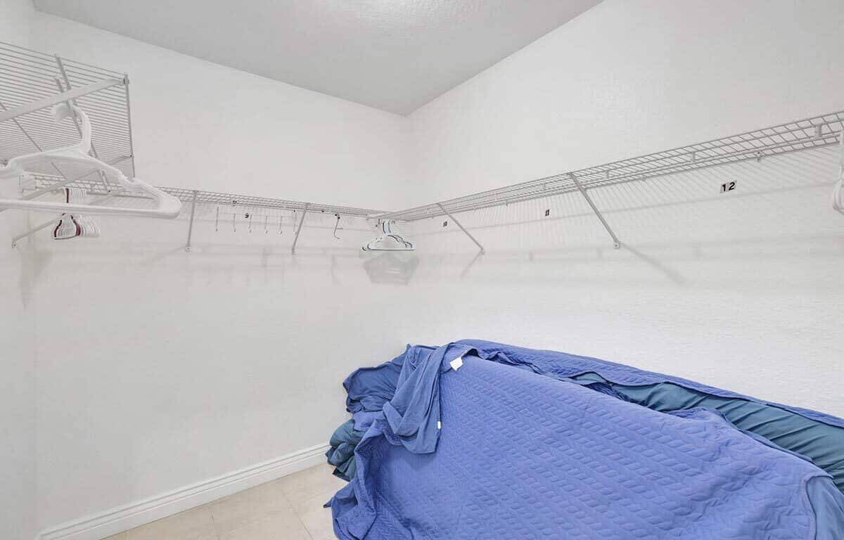 Marina Casa – Beautiful 4BR/2BA Fort Lauderdale Private Home Minutes from Marina & Airport