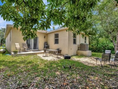 Marina Casa – Beautiful 4BR/2BA Fort Lauderdale Private Home Minutes from Marina & Airport