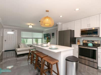 Welcome to Laudy – Stylish 5BR/3BA Fort Lauderdale Private Home Retreat