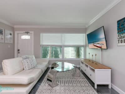 Welcome to Laudy – Stylish 5BR/3BA Fort Lauderdale Private Home Retreat