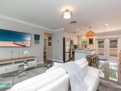 Welcome to Laudy – Stylish 5BR/3BA Fort Lauderdale Private Home Retreat