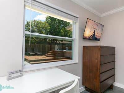 Welcome to Laudy – Stylish 5BR/3BA Fort Lauderdale Private Home Retreat