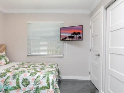 Welcome to Laudy – Stylish 5BR/3BA Fort Lauderdale Private Home Retreat