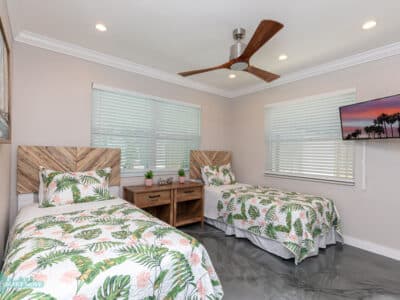 Welcome to Laudy – Stylish 5BR/3BA Fort Lauderdale Private Home Retreat