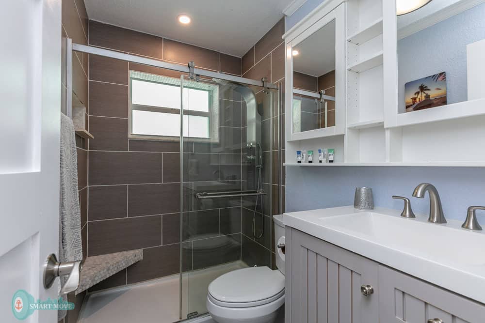 Welcome to Laudy – Stylish 5BR/3BA Fort Lauderdale Private Home Retreat