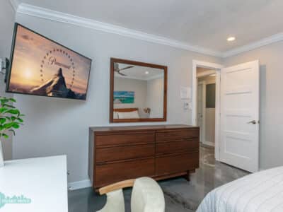 Welcome to Laudy – Stylish 5BR/3BA Fort Lauderdale Private Home Retreat