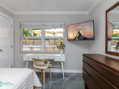 Welcome to Laudy – Stylish 5BR/3BA Fort Lauderdale Private Home Retreat