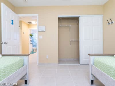 Island Breeze - 3 Bed & 2 Bath | Student-Friendly Crew Housing - 4 Units