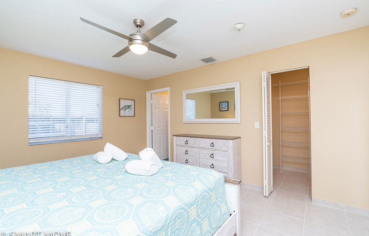 Island Breeze - 3 Bed & 2 Bath | Student-Friendly Crew Housing - 4 Units