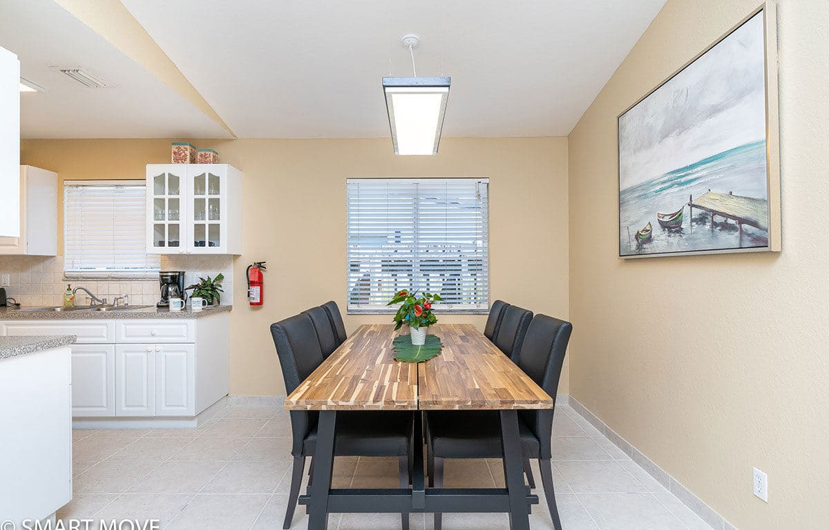 Island Breeze - 3 Bed & 2 Bath | Student-Friendly Crew Housing - 4 Units