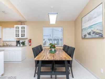 Island Breeze - 3 Bed & 2 Bath | Student-Friendly Crew Housing - 4 Units