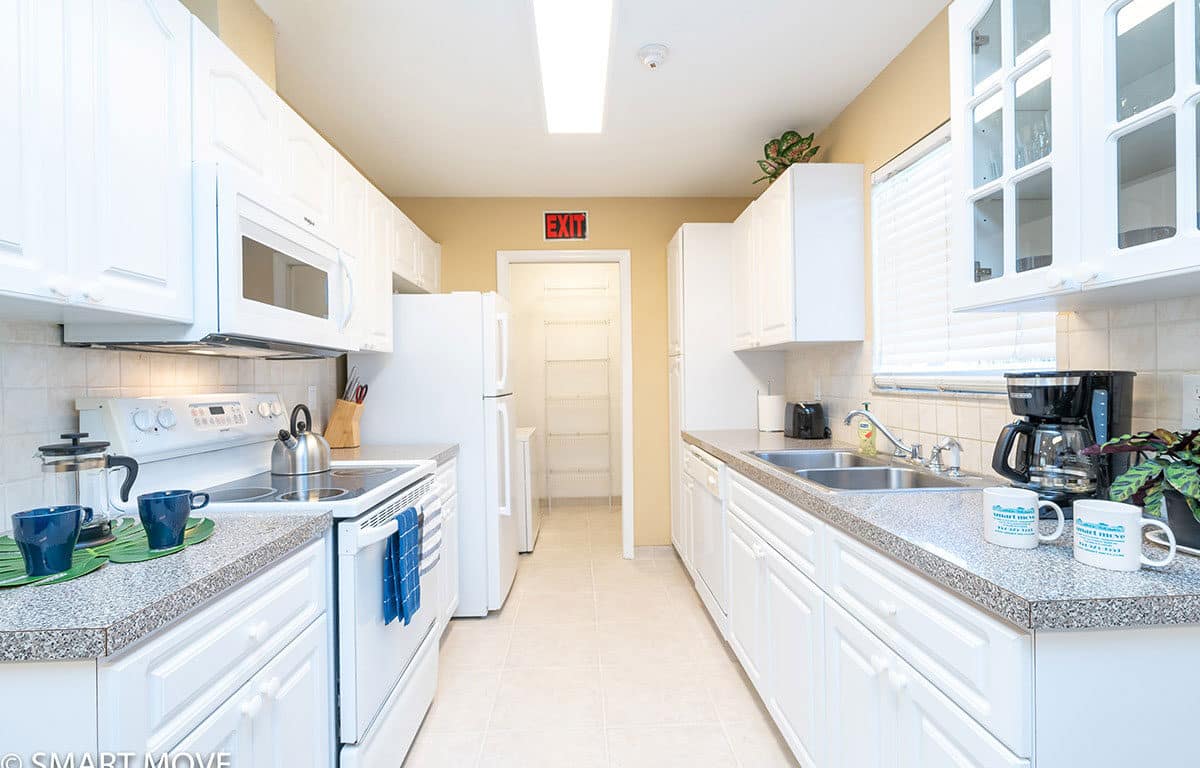 Island Breeze - 3 Bed & 2 Bath | Student-Friendly Crew Housing - 4 Units