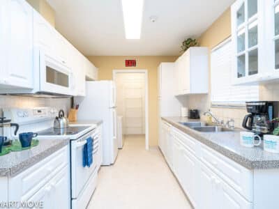 Island Breeze - 3 Bed & 2 Bath | Student-Friendly Crew Housing - 4 Units