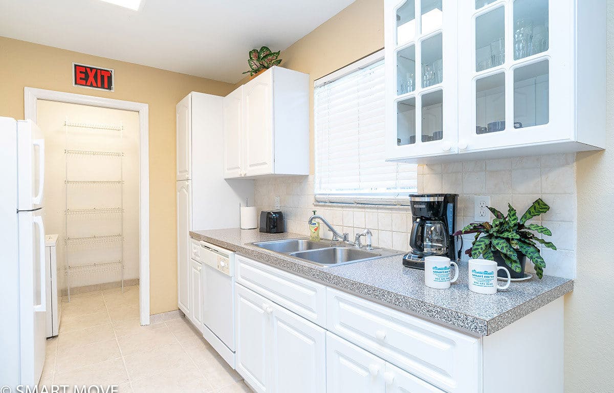 Island Breeze - 3 Bed & 2 Bath | Student-Friendly Crew Housing - 4 Units