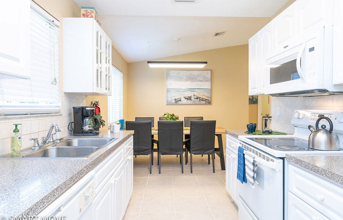 Island Breeze - 3 Bed & 2 Bath | Student-Friendly Crew Housing - 4 Units