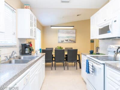 Island Breeze - 3 Bed & 2 Bath | Student-Friendly Crew Housing - 4 Units