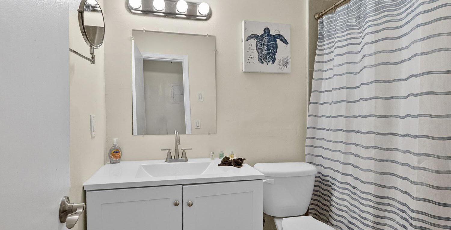 One Palm - Contemporary 1 Bed / 1 Bath Short-Term Apartment