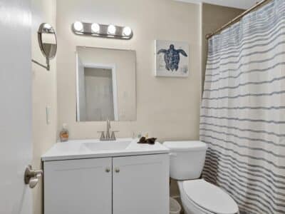 One Palm - Contemporary 1 Bed / 1 Bath Short-Term Apartment