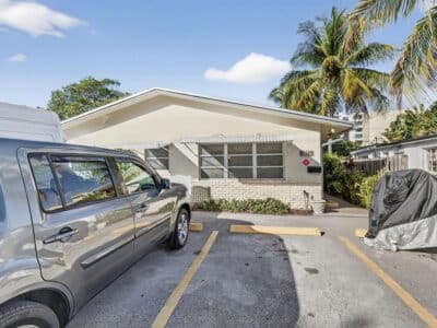 One Palm - Contemporary 1 Bed / 1 Bath Short-Term Apartment