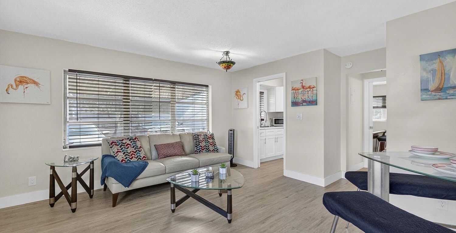 One Palm - Contemporary 1 Bed / 1 Bath Short-Term Apartment