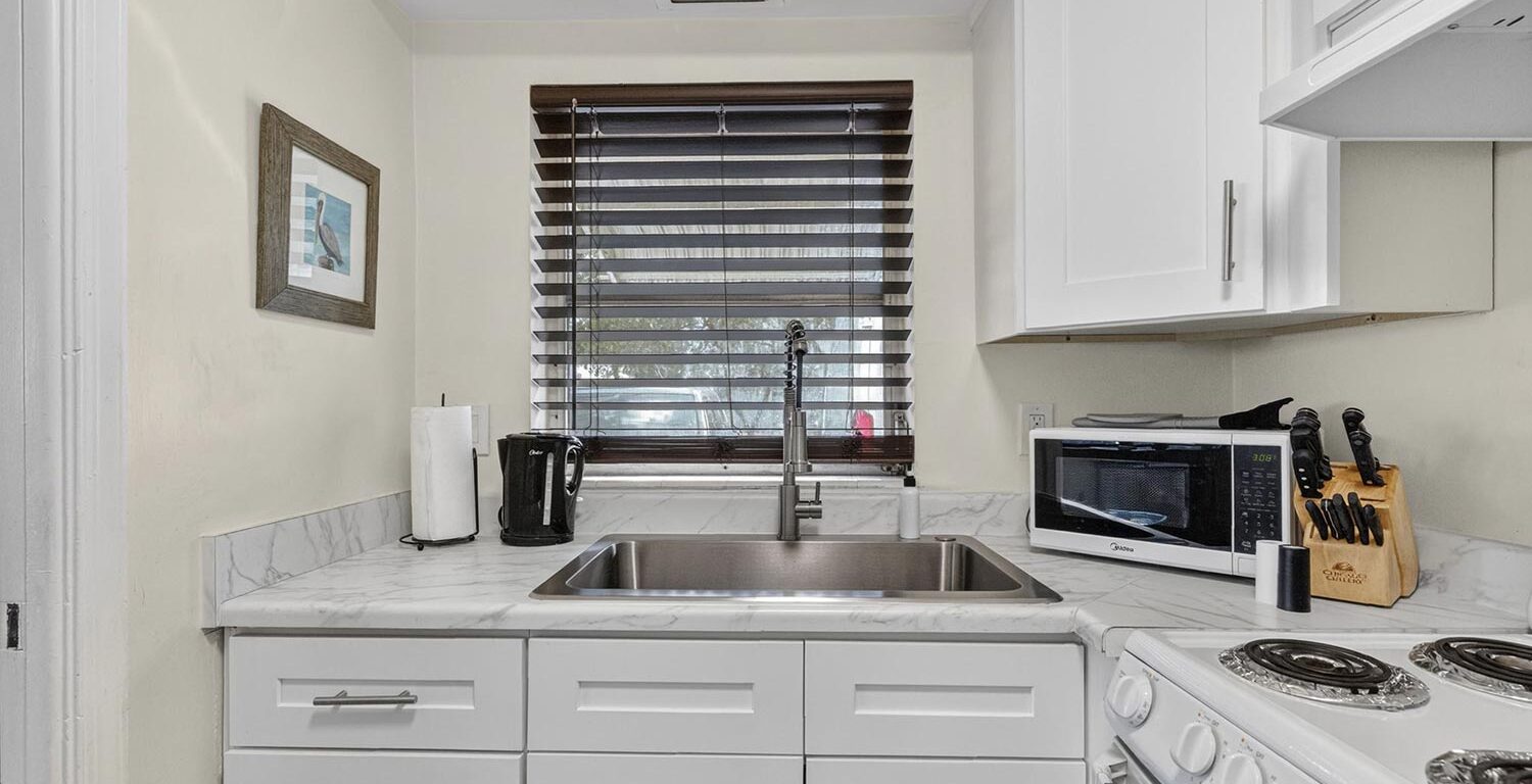 One Palm - Contemporary 1 Bed / 1 Bath Short-Term Apartment