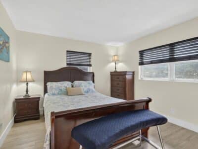 One Palm - Contemporary 1 Bed / 1 Bath Short-Term Apartment